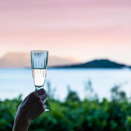 Armeno 3* نيدري